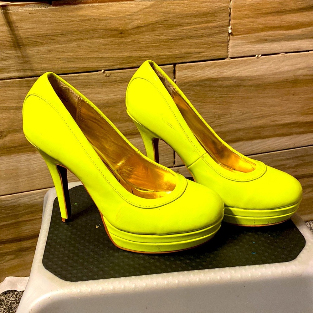 Baby phat lime green chance pumps size 8.5
